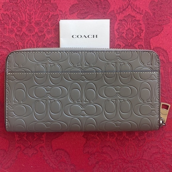 Brand New Coach Genuine Leather Heather Grey Accordion Zip Around Wallet - Picture 2 of 16